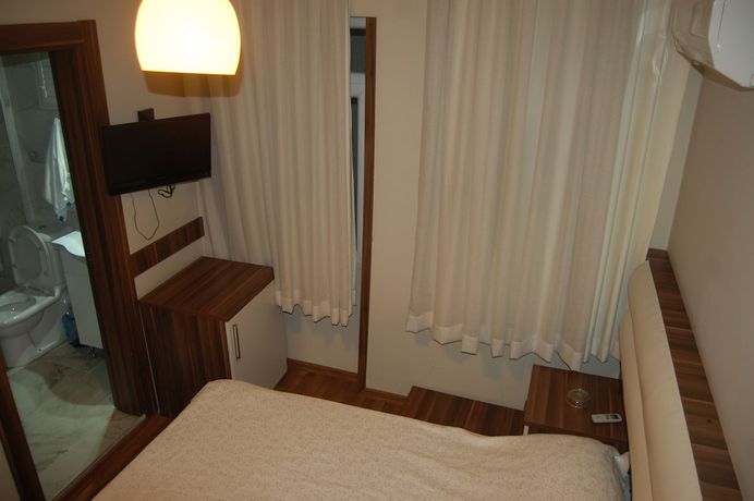 Imagen de la habitación del Hotel Nil Alav. Foto 9