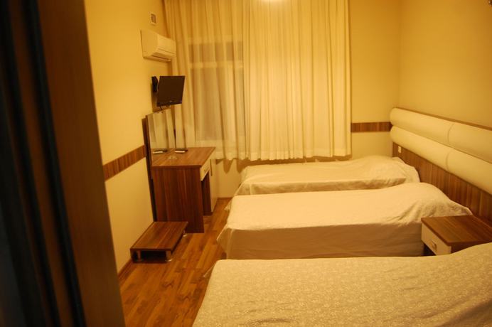 Imagen de la habitación del Hotel Nil Alav. Foto 10