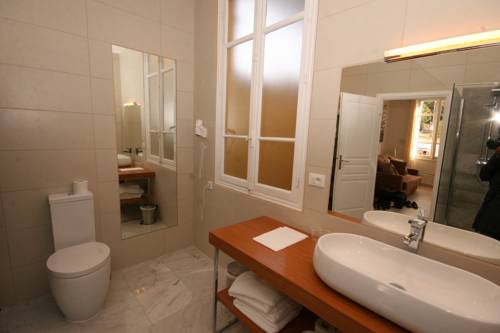Imagen de la habitación del Hotel Normandy. Foto 5