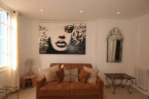 Imagen de la habitación del Hotel Normandy. Foto 8