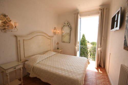 Imagen de la habitación del Hotel Normandy. Foto 15