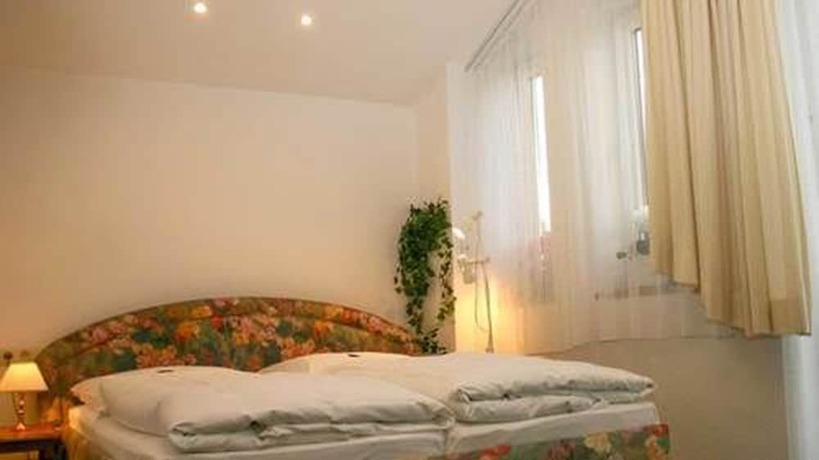 Imagen de la habitación del Hotel Occam. Foto 7