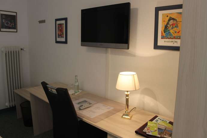Imagen de la habitación del Hotel Occam. Foto 19