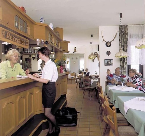 Imagen del bar/restaurante del Hotel Ockenheim. Foto 2