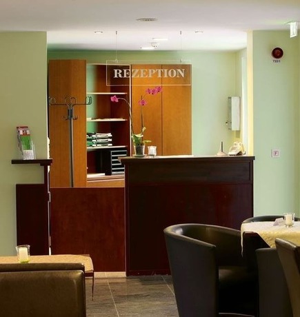 Imagen de los interiores del Hotel Olive Inn. Foto 19