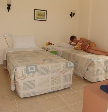 Imagen de la habitación del Hotel Olivia, Kusadasi. Foto 12