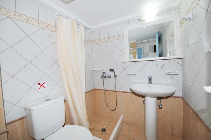 Imagen de la habitación del Hotel Olympia. Foto 14