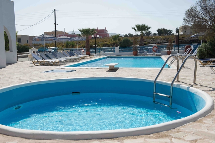 Imagen de la piscina del Hotel Olympia. Foto 15