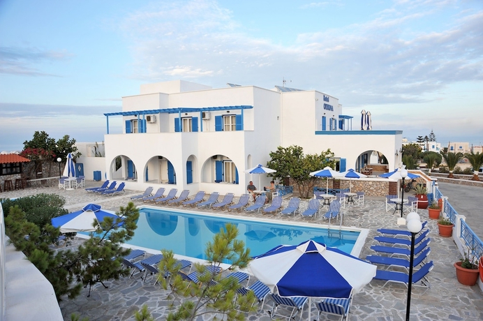 Imagen de la piscina del Hotel Olympia. Foto 16