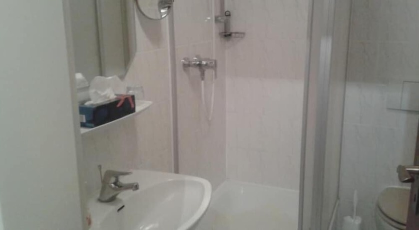 Imagen de la habitación del Hotel Olympia, Frechen. Foto 4