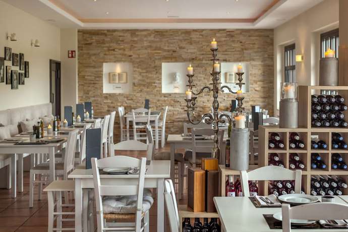 Imagen del bar/restaurante del Hotel Omega. Foto 5