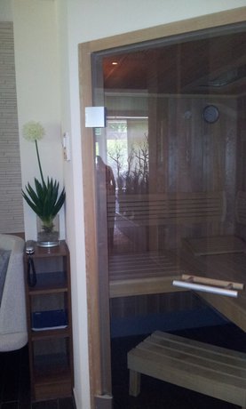 Imagen de la piscina del Hotel Orbtal. Foto 18