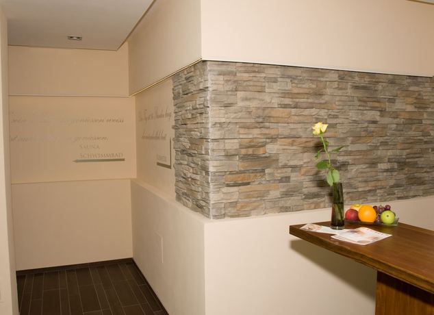 Imagen de la piscina del Hotel Orbtal. Foto 19