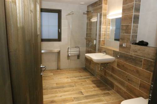 Imagen de la habitación del Hotel Orion. Foto 6