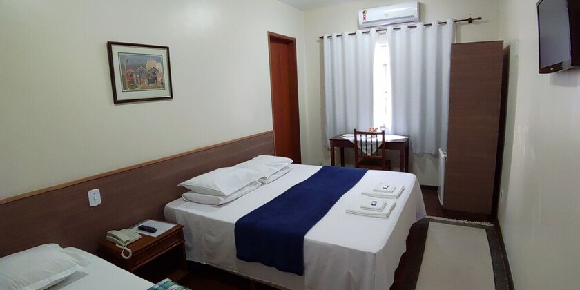Imagen de la habitación del Hotel Orleans. Foto 14