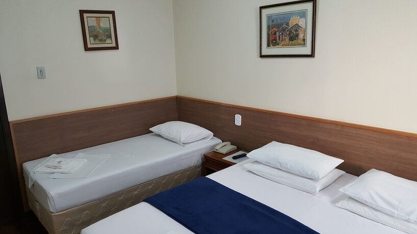 Imagen de la habitación del Hotel Orleans. Foto 15
