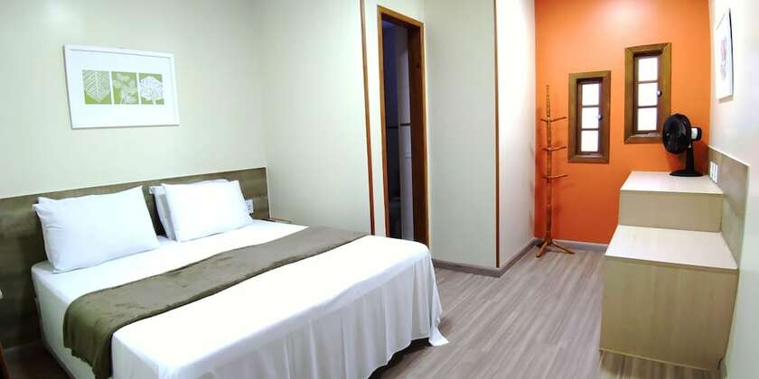 Imagen de la habitación del Hotel Orleans. Foto 17
