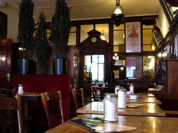 Imagen del bar/restaurante del Hotel Orphée - Großes Haus. Foto 6