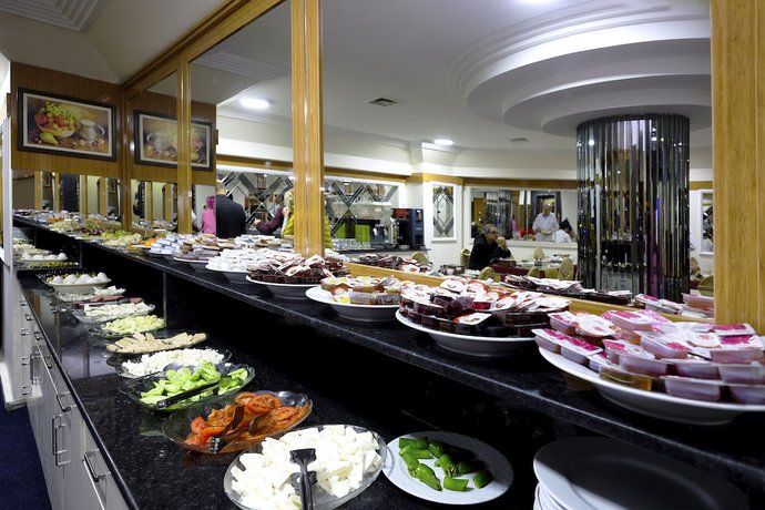 Imagen del bar/restaurante del Hotel Ozbek. Foto 2