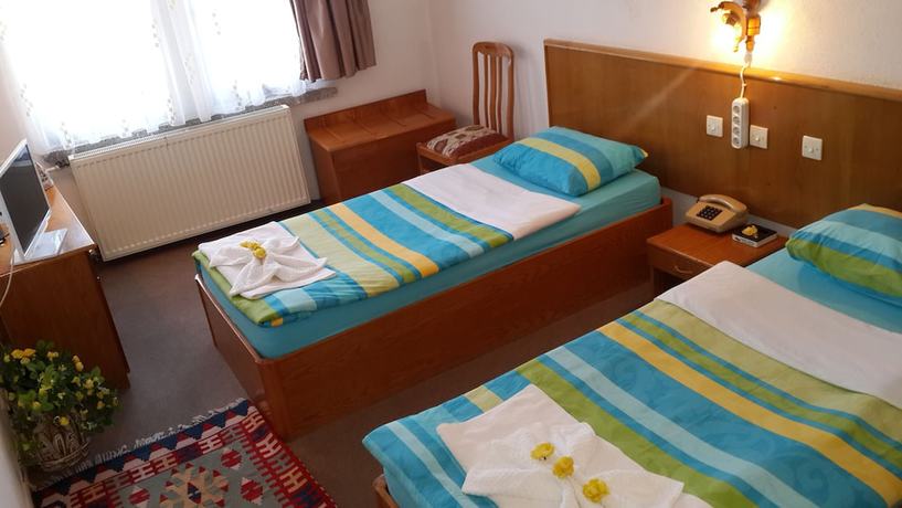 Imagen de la habitación del Hotel Ozyel. Foto 6