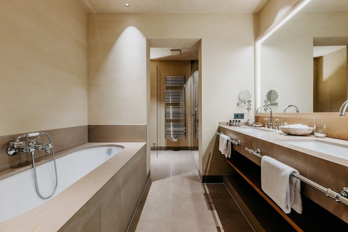 Imagen de la habitación del Hotel PURS. Foto 9