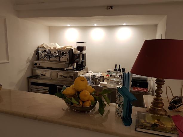 Imagen del bar/restaurante del Hotel Palatium Mari. Foto 3