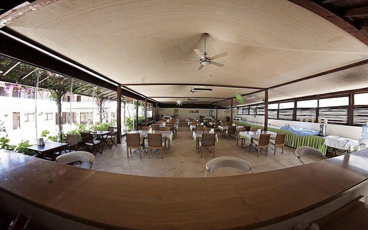 Imagen del bar/restaurante del Hotel Palm Beach Arsuz. Foto 2