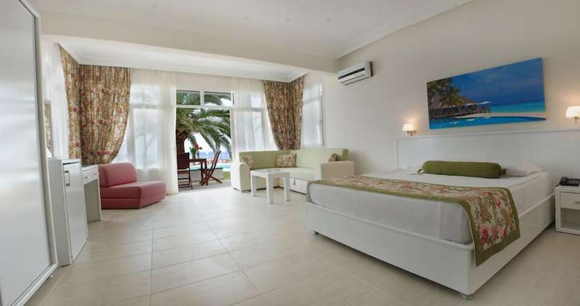 Imagen de la habitación del Hotel Palm Beach Arsuz. Foto 11