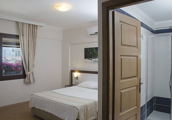 Imagen de la habitación del Hotel Palm Beach Arsuz. Foto 13