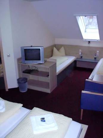 Imagen de la habitación del Hotel Papillon. Foto 6