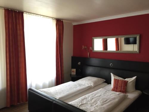 Imagen de la habitación del Hotel Papillon. Foto 6