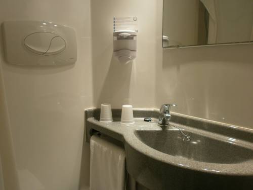 Imagen de la habitación del Hotel Parc Azur Toulon. Foto 11