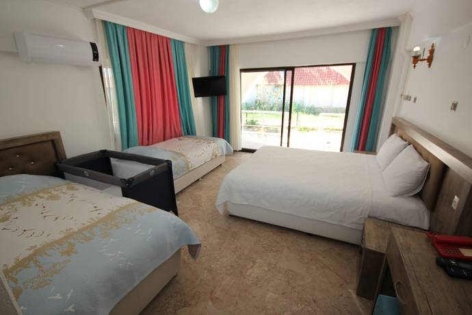 Imagen de la habitación del Hotel Paris. Foto 9
