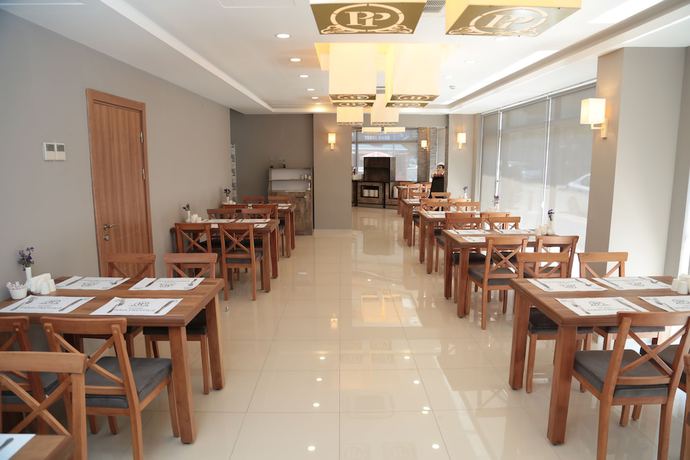 Imagen del bar/restaurante del Hotel Paris Prestige. Foto 3
