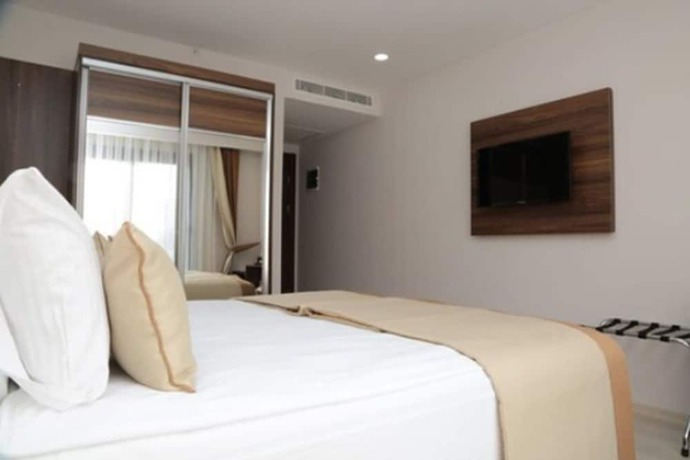 Imagen de la habitación del Hotel Paris Prestige. Foto 14