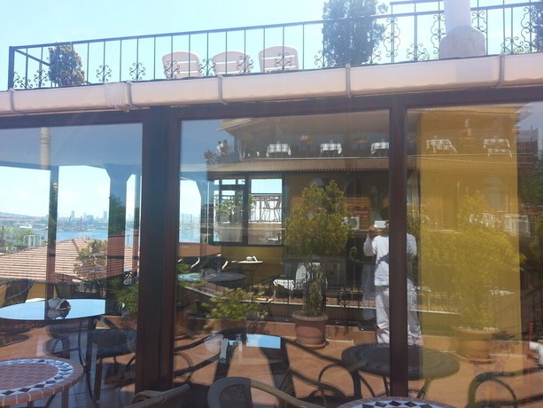 Imagen de los exteriores del Hotel Park. Foto 12
