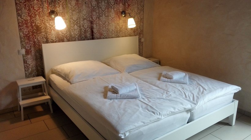 Imagen de la habitación del Hotel Pastis, Pillig. Foto 11
