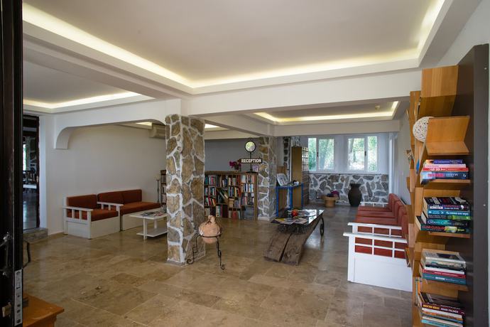 Imagen de los interiores del Hotel Pataros. Foto 20