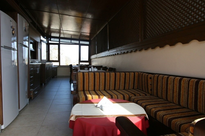 Imagen del bar/restaurante del Hotel Peninsula. Foto 6