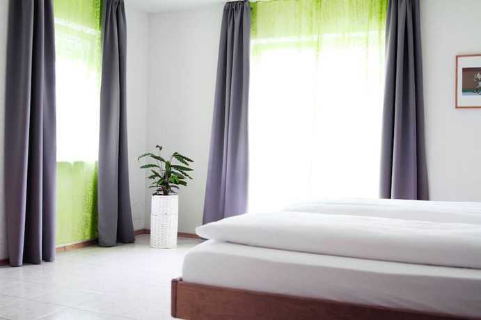 Imagen de la habitación del Hotel Pension Kaempfelbach. Foto 5