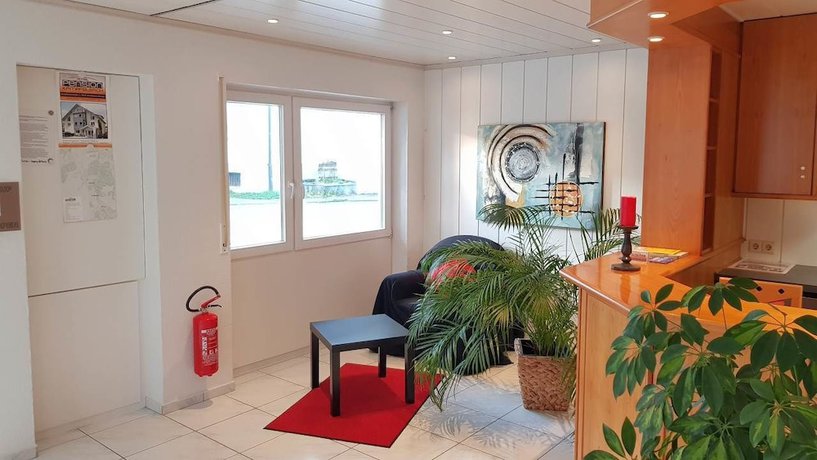 Imagen de los interiores del Hotel Pension Kaempfelbach. Foto 19