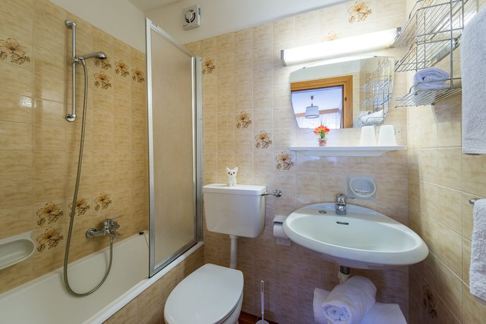 Imagen de la habitación del Hotel Pension Rechtenthal. Foto 9