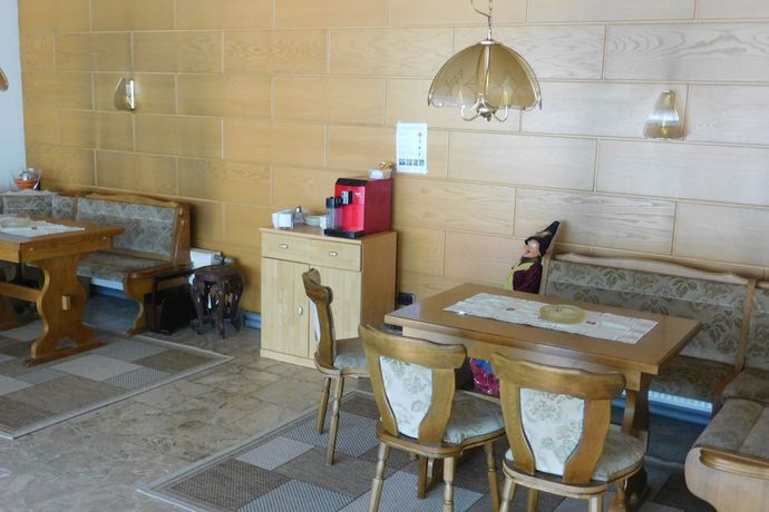 Imagen de los interiores del Hotel Pension am Kurmittelhaus. Foto 20