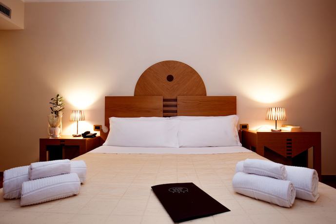 Imagen de la habitación del Hotel Penthouse. Foto 9