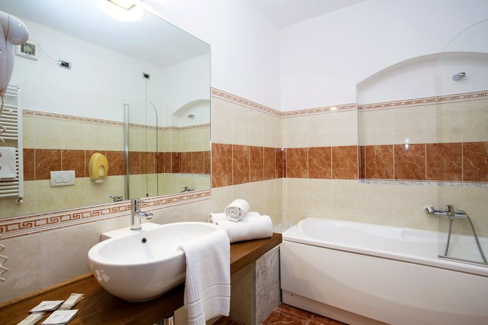 Imagen de la habitación del Hotel Penthouse. Foto 16