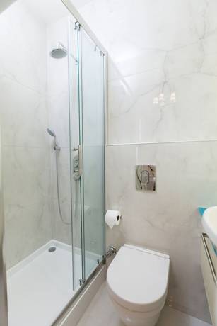 Imagen de la habitación del Hotel Pera Parma. Foto 9