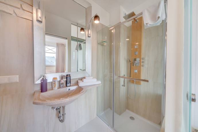 Imagen de la habitación del Hotel Peter Schaefer. Foto 5