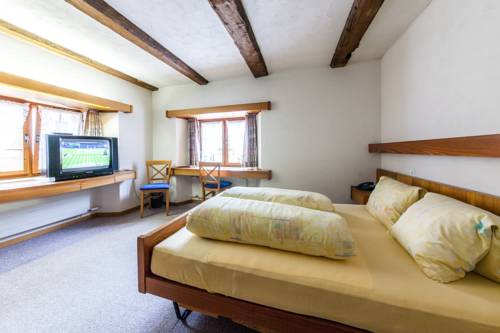 Imagen de la habitación del Hotel Piz Tambo. Foto 4