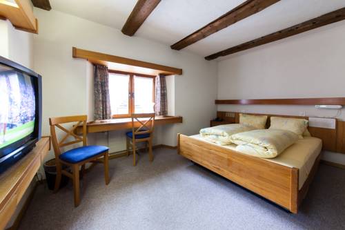Imagen de la habitación del Hotel Piz Tambo. Foto 5