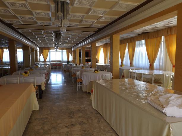 Imagen del bar/restaurante del Hotel Podio. Foto 8